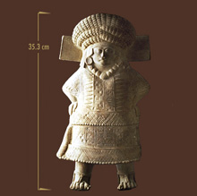 Ceramic female figure - Veracruz