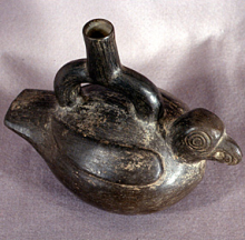 Chimú stirrup vessel depicting a parrot